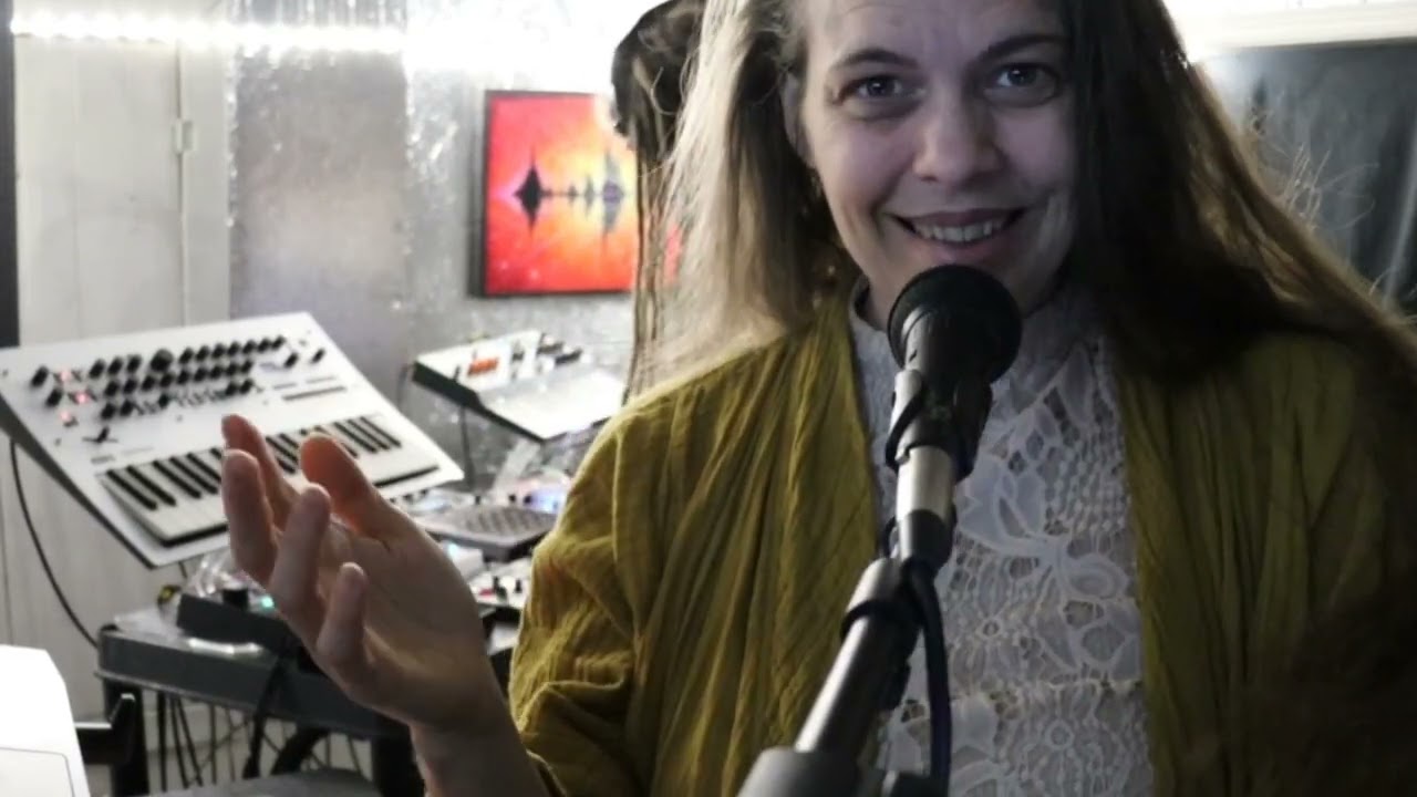 We are the computer screen ✌🏻 a guided meditation w/ Kim & intuitive music w/ Shane ‎⁨@MusicByTaToE