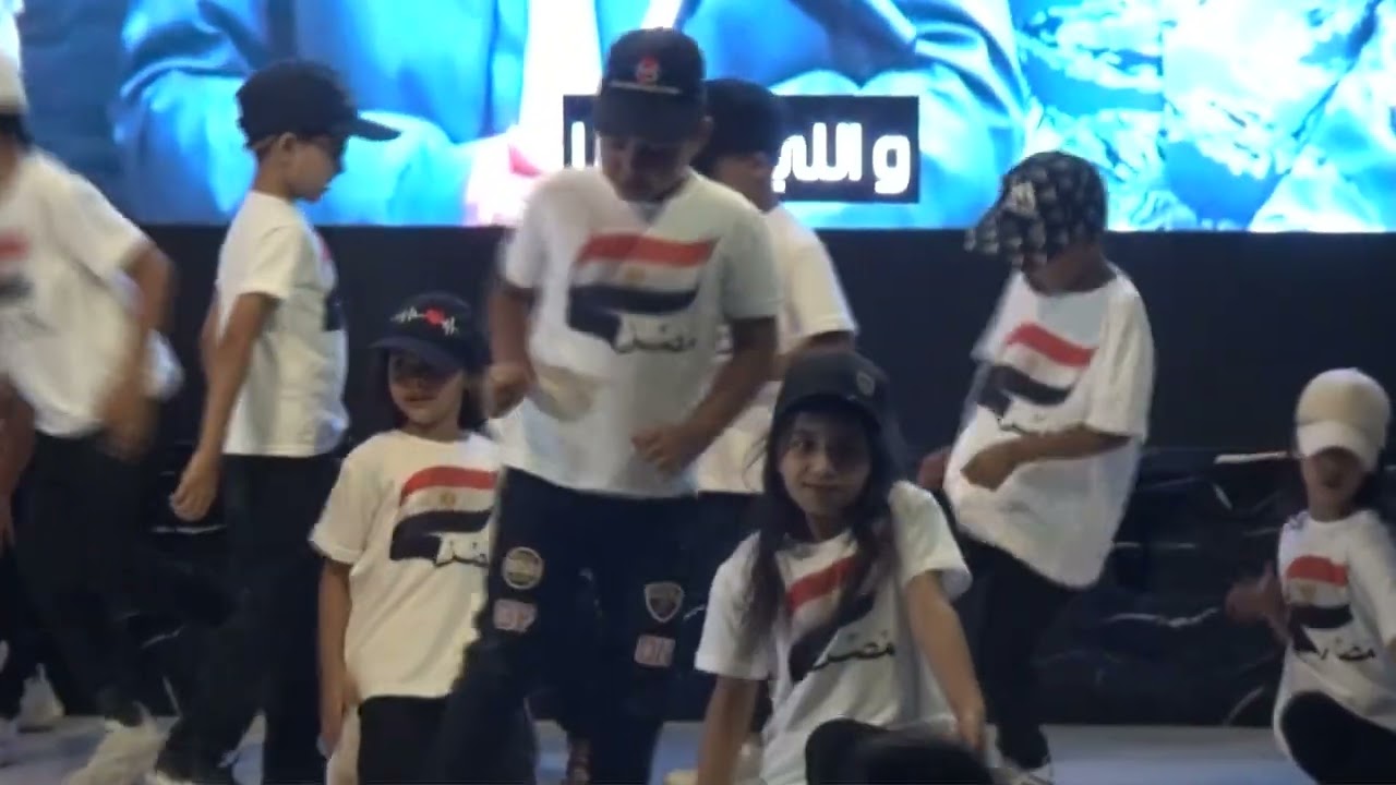 استعراض ( أبويا وصاني ) حفل تخرج رياض اطفال حضانة عالم الطفولة 2023