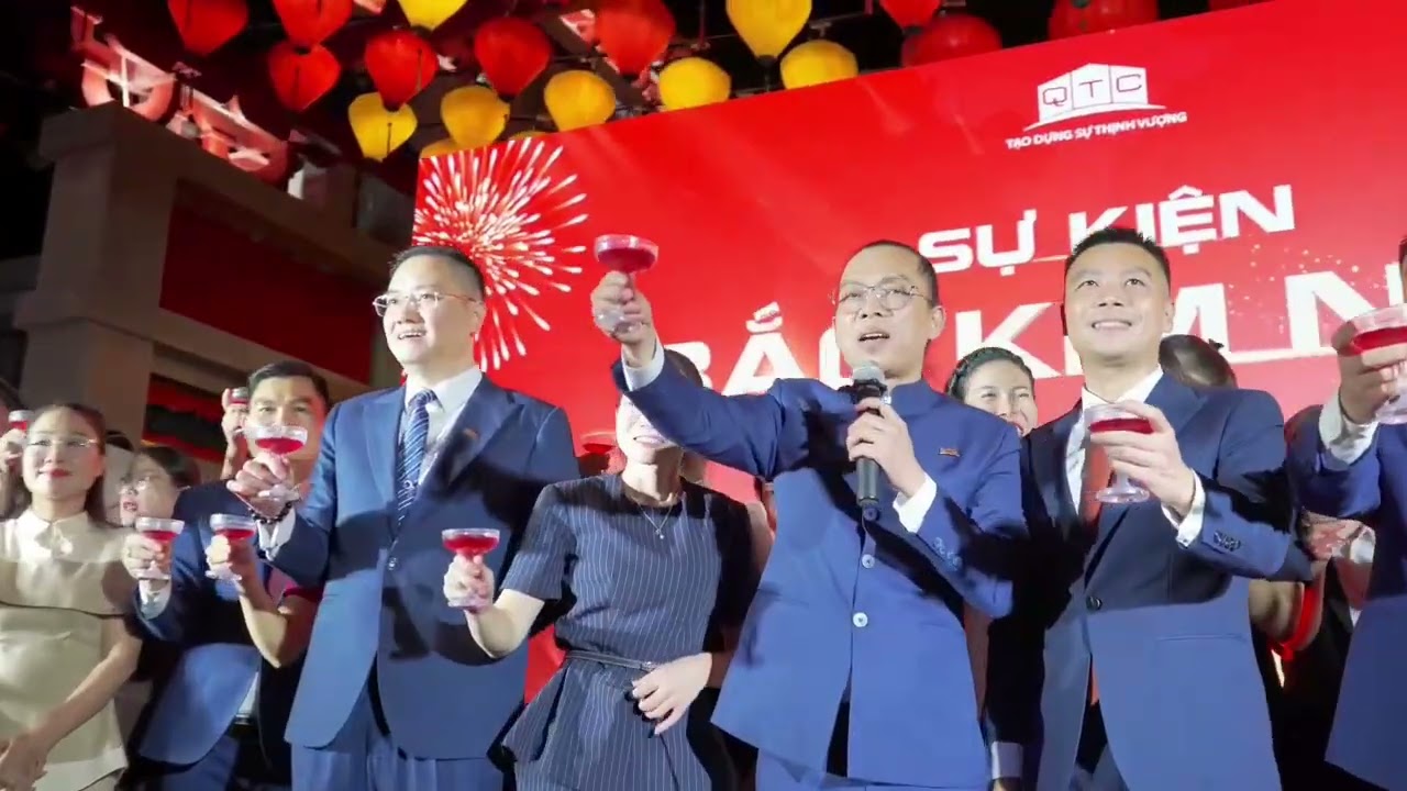 Video trinh dien khoi nam long tiec tat nien qtc 12/02/