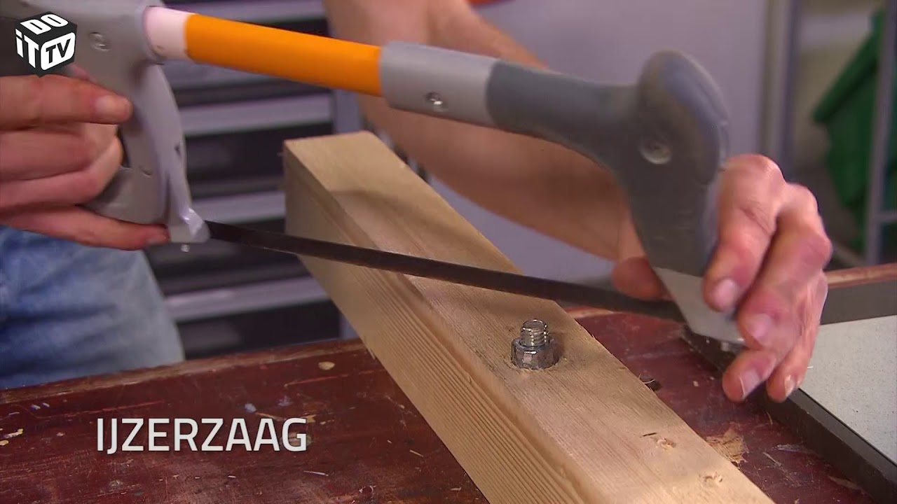 WD-40 - Dobbit TV Vastzittende onderdelen loskrijgen met WD40 kruipolie