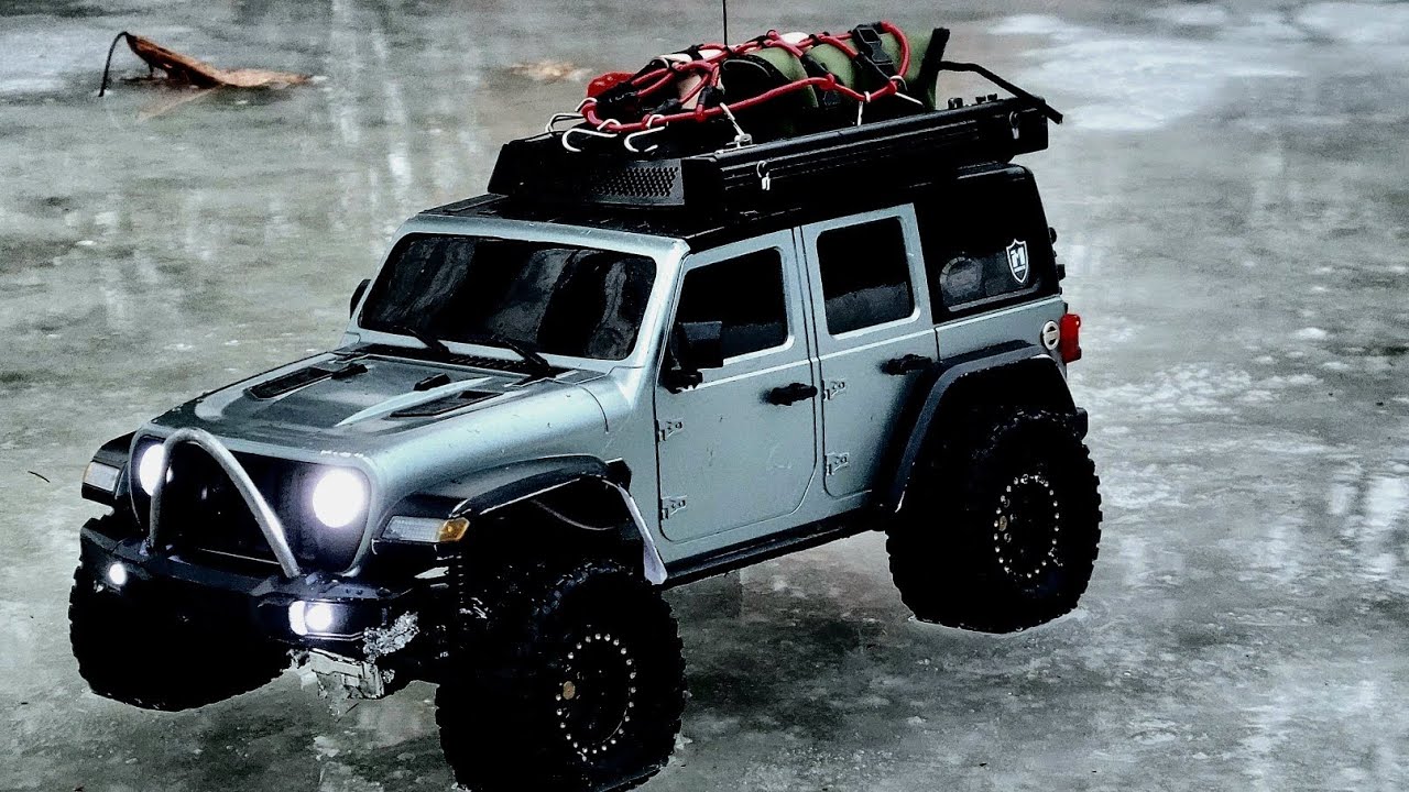 Trx4m jeep run in da snow 