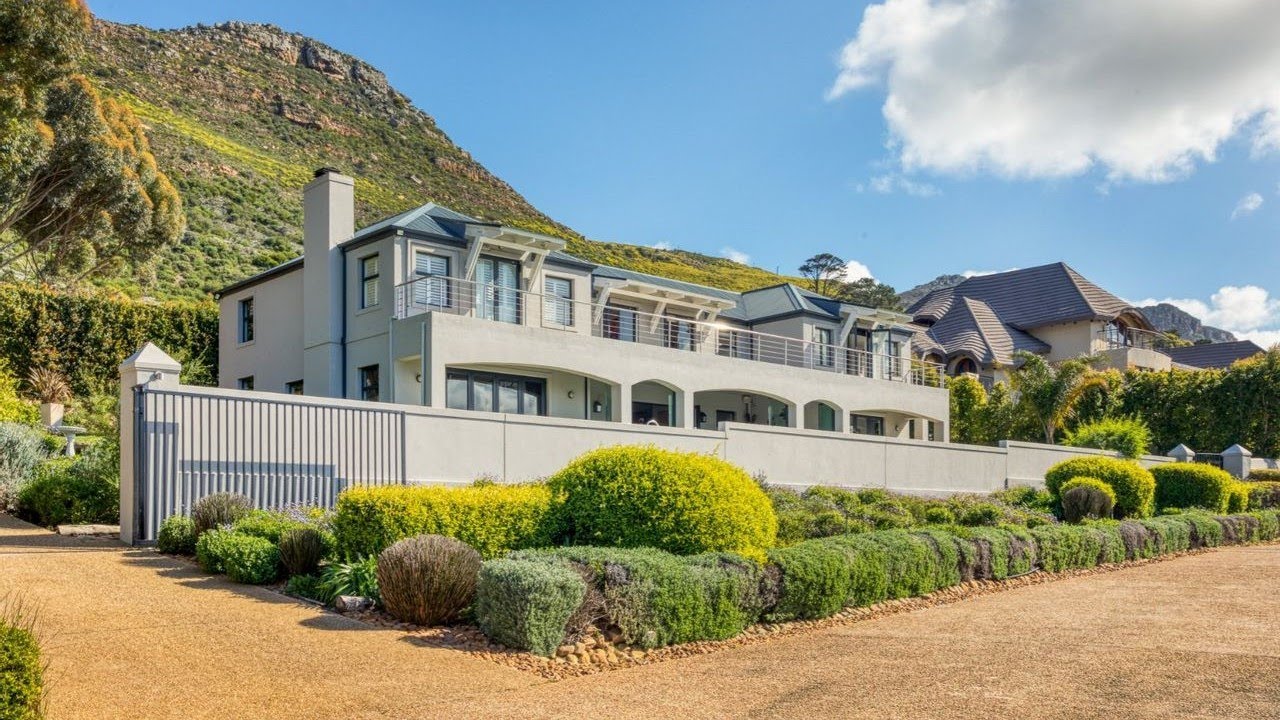 Julian Walk | Silwersteen Estate - Tokai (Full Tour)