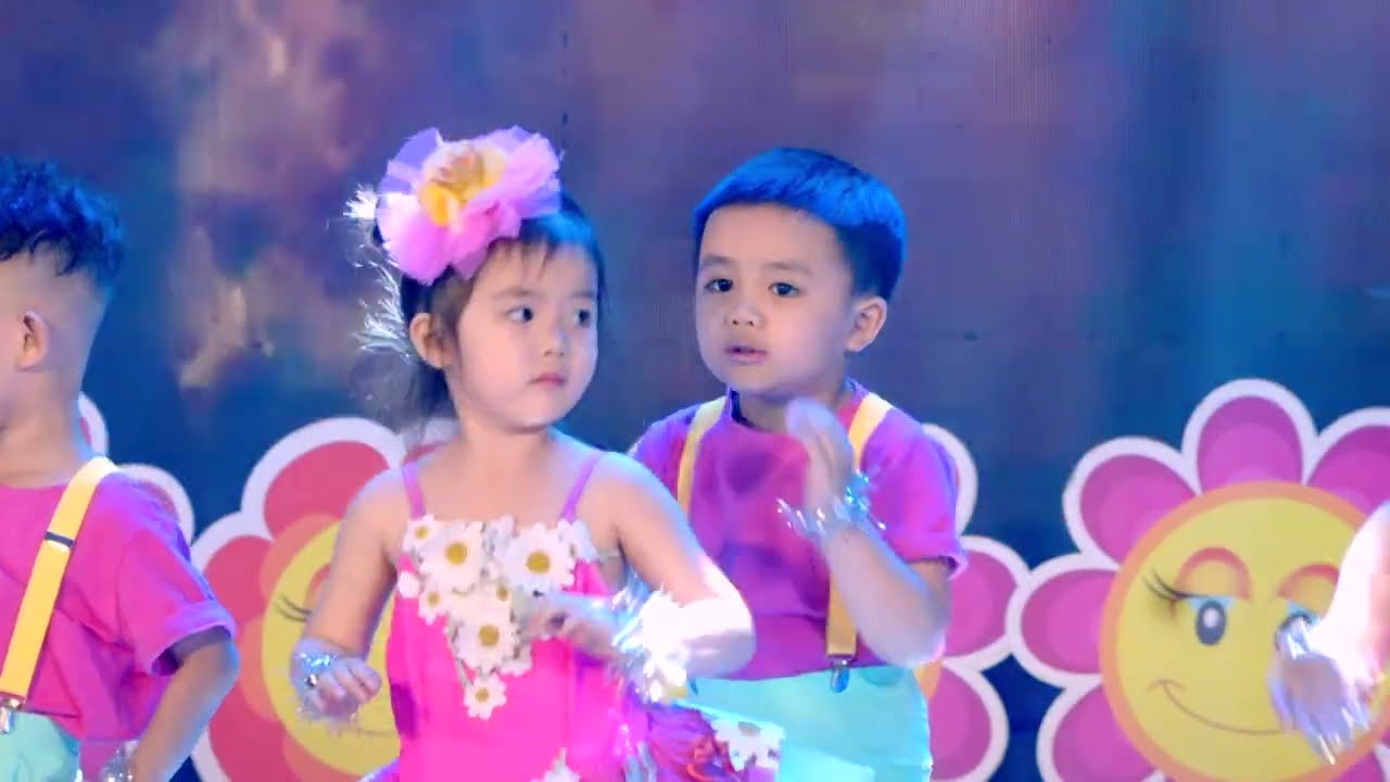 Tiết mục Nụ hoa xuân - Các bé Lớp Chồi 1 - Trường Mầm non Hồng Nhung Đà Nẵng