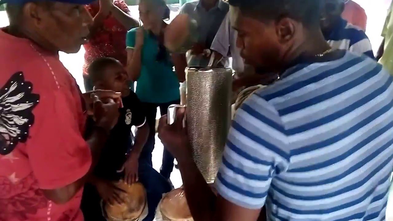 Fiesta de palos en Los Montones