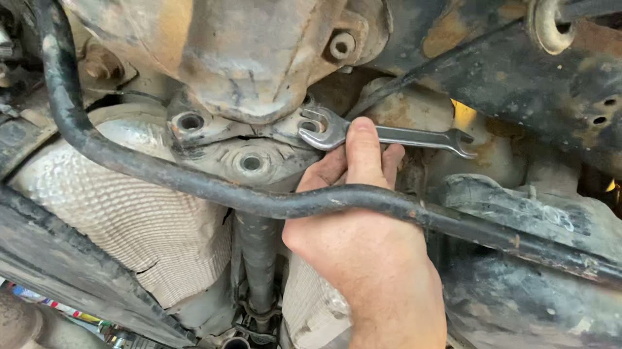 Как заменить Подвесной подшипник карданного вала MERCEDES-BENZ W203/209