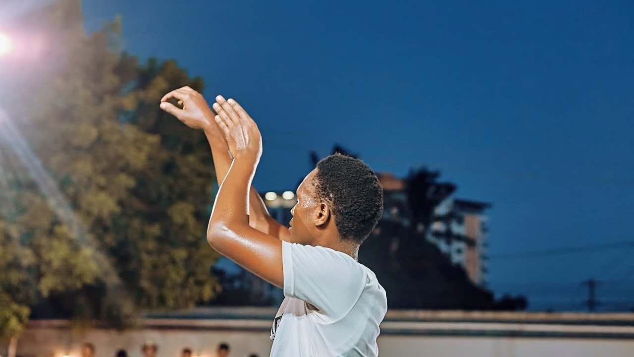 Basketball is life for sure!🔥 Watch how I practice and train at home 🏡