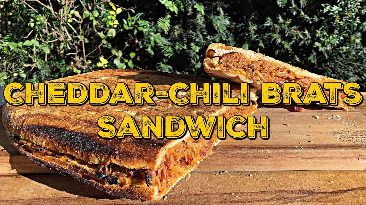 XXL CHEDDAR-CHILI BRATS SANDWICH - Ein perfektes Fingerfood nicht nur am Superbowl