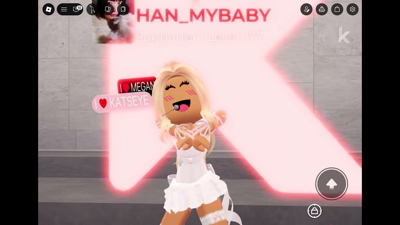 Magnetic-illit half  #roblox #kpop #illit