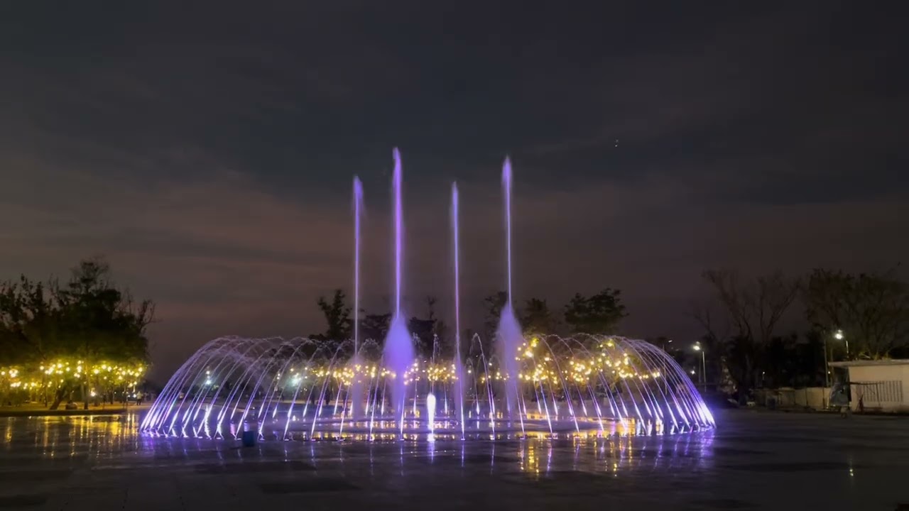 Dancing fountain at capitol 