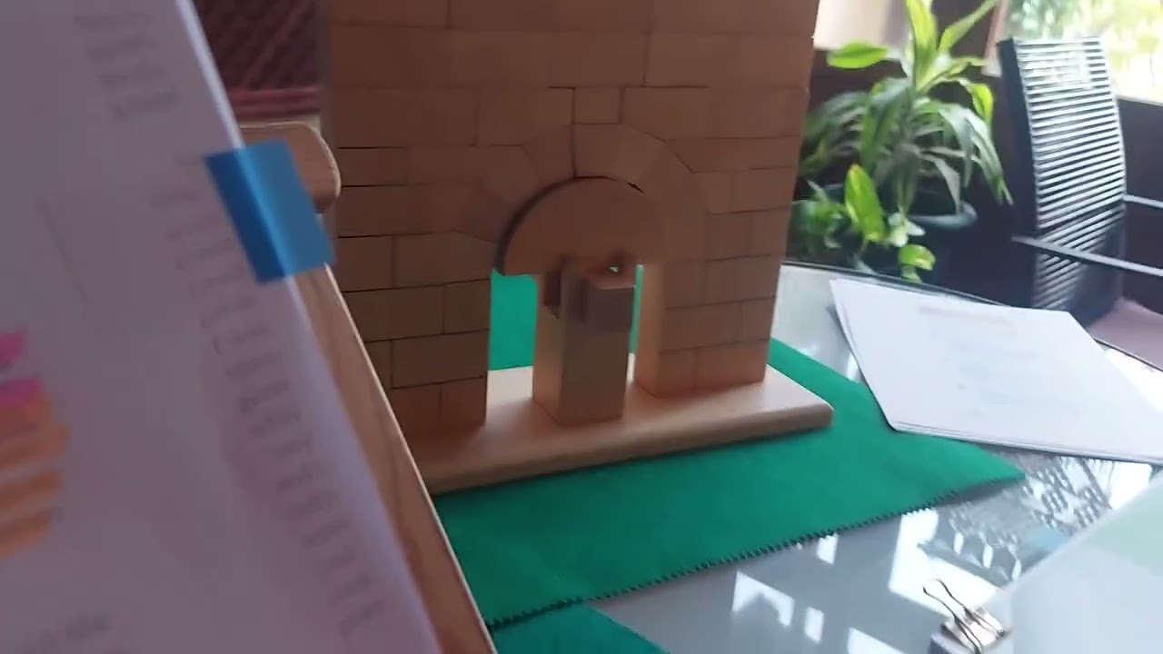 El arco romano.  Claude Claremont. Método Montessori.