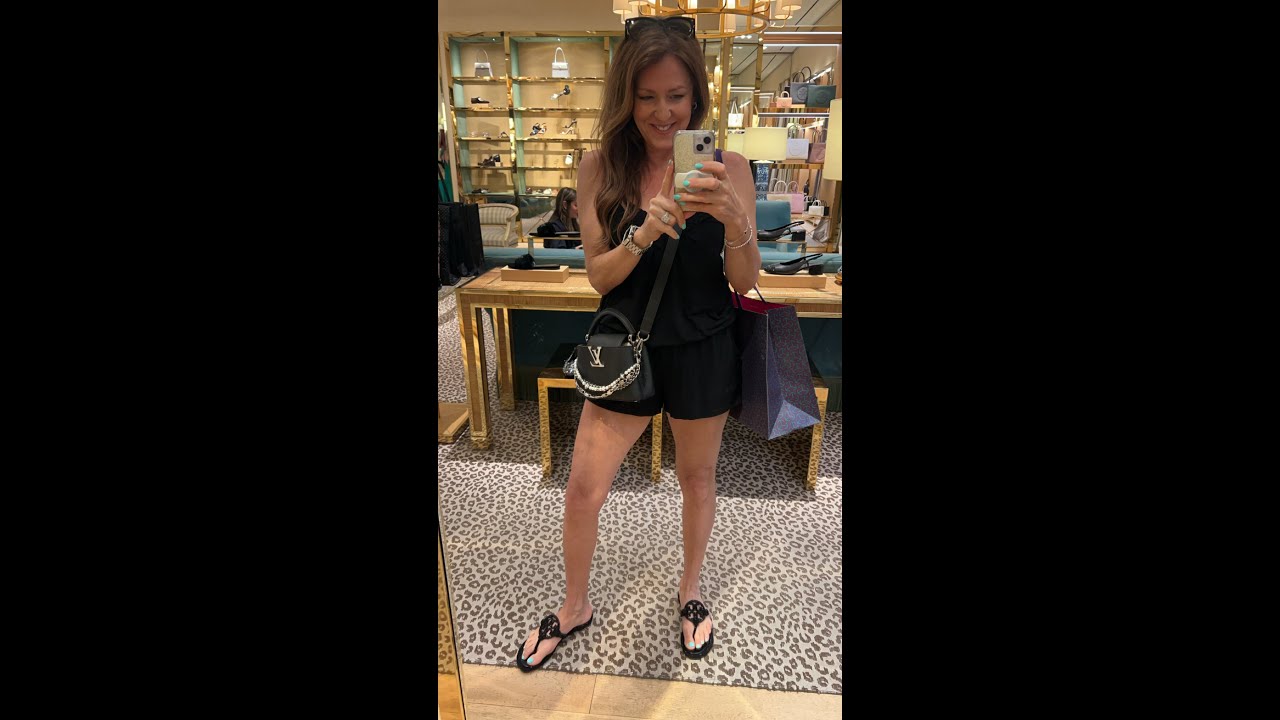 Review and what can fit in the Louis Vuitton Mini Capucines