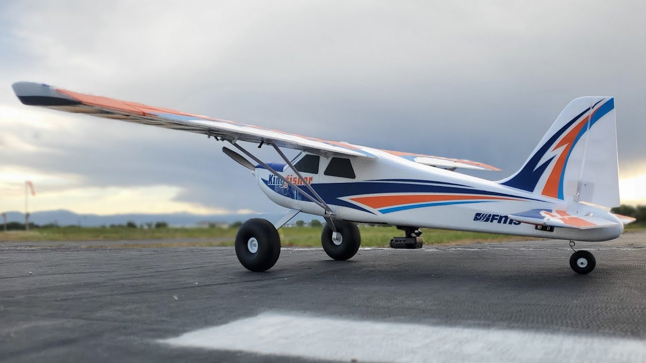 FMS Model Kingfisher 1400 pnp. Gotta get some flights and crashes for a proper review 💪🏿