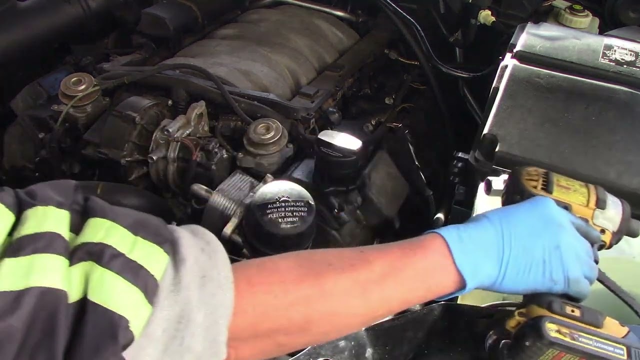 Mercedes-Benz common engine oil leak | Oil cooler gasket replacement.