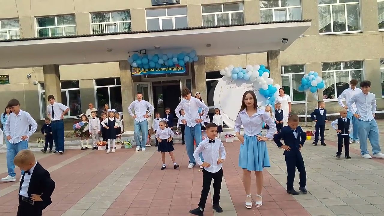 Флешмоб до свята першого дзвоника 