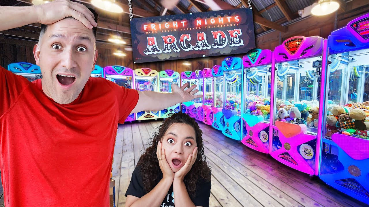 Florida's LARGEST Claw Machine Arcade?!