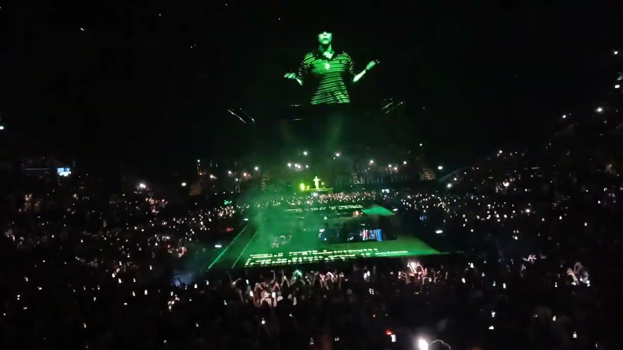 Billie Eilish - Guess (Charli xcx cover), 2025-04-29, Copenhagen