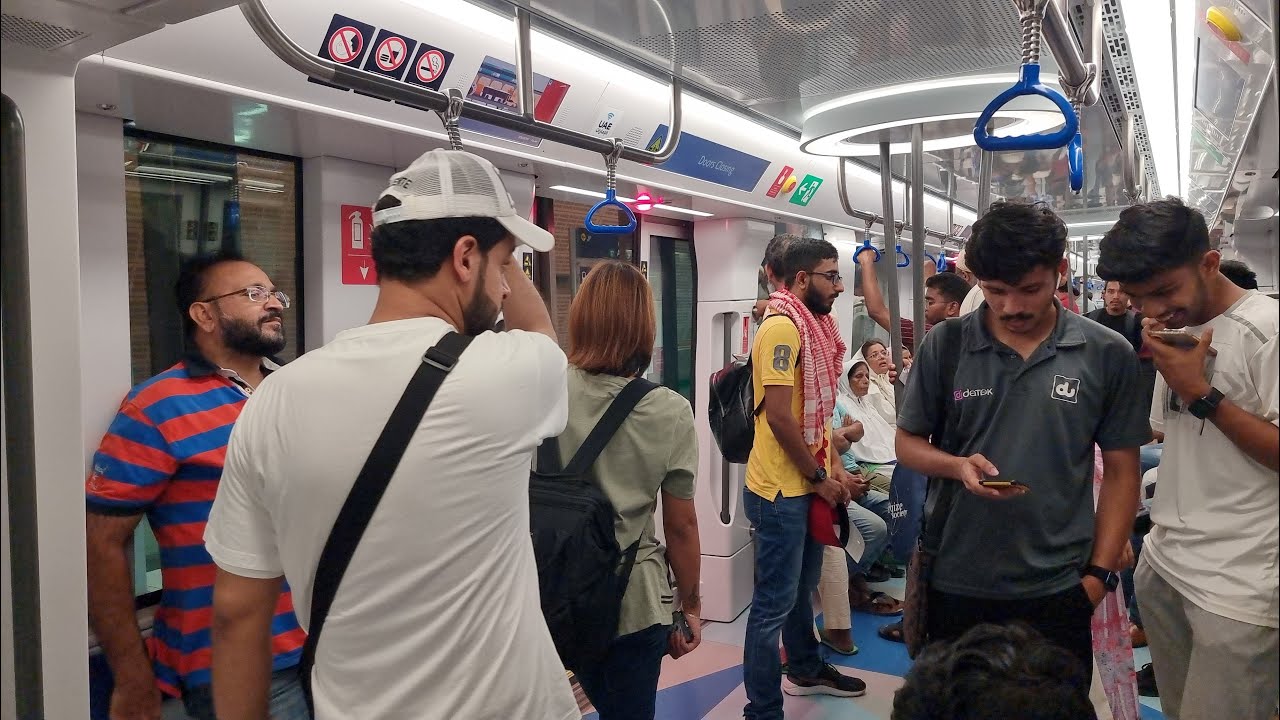 Dubai metro +bus ride: Abu Hail Metro Station to DSO HQ via Union & Centrepoint Metro Station