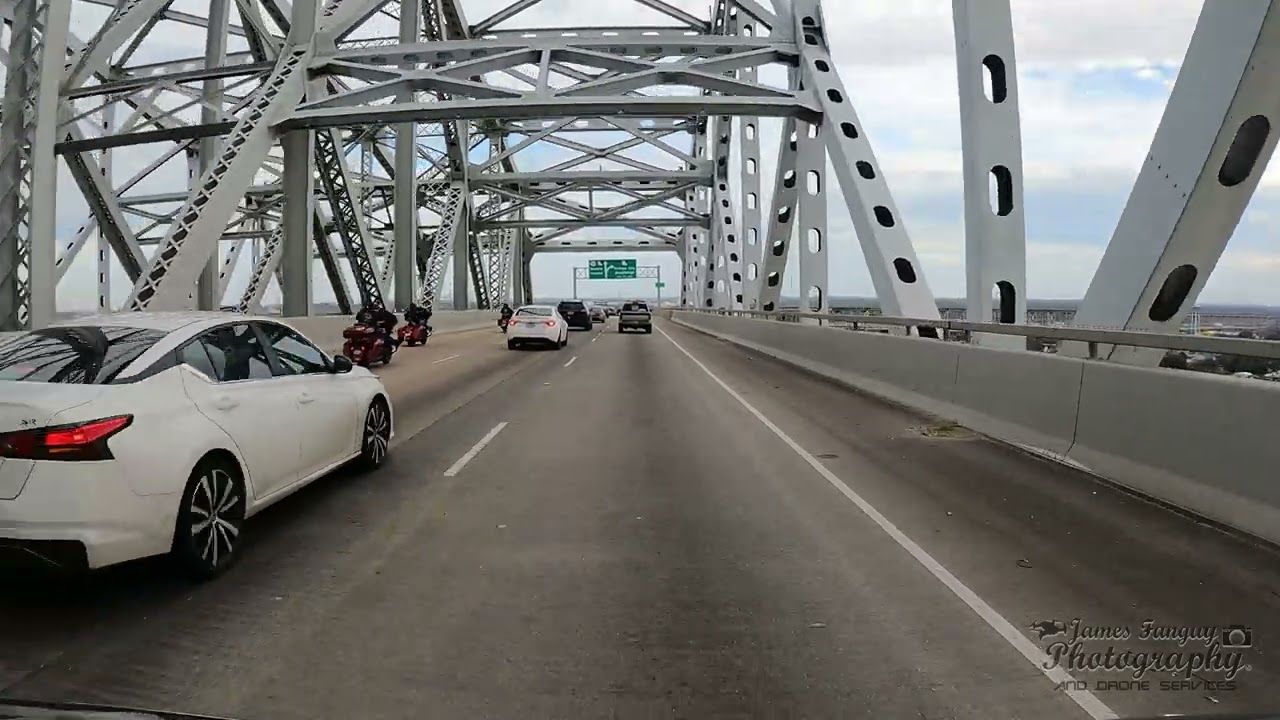 Driving The Huey P. Long Bridge (westbound)