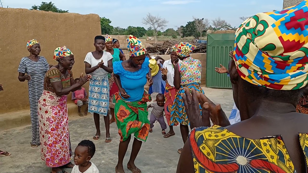 Beautiful Frafra vocals from Yorogo Yorgbisi women.