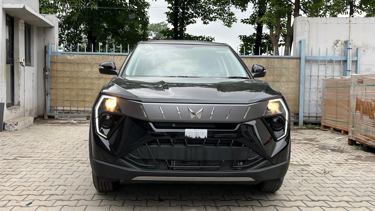 Mahindra XUV 3XO REVX M(O) Black Color 2025 - Better Than MX2 Pro ? | Features  | Prices | Review ￼