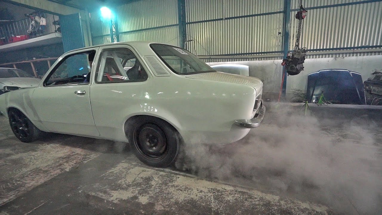 FIZ O PRIMEIRO BURNOUT DENTRO DA OFICINA ! CHEVETTE TURBO DE DRIFT FICOU PRONTO !