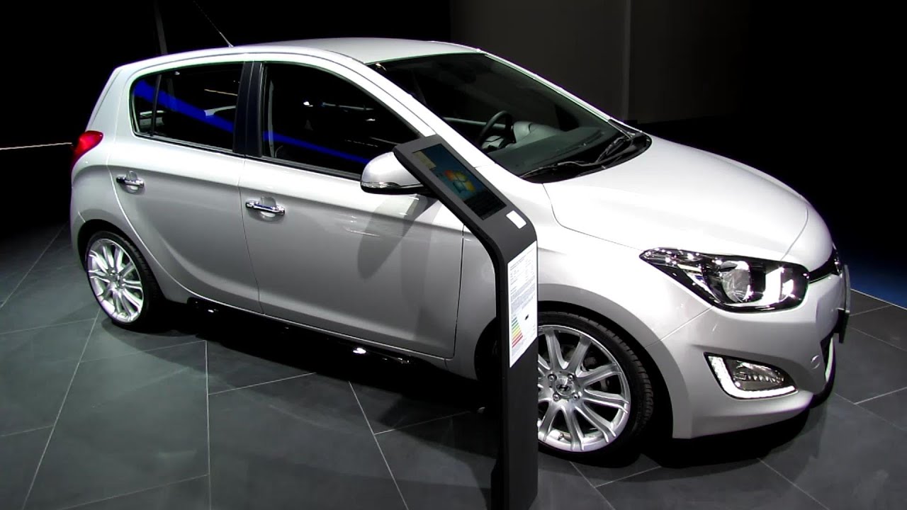 2014 Hyundai i20 - Exterior and Interior Walkaround - 2013 Frankfurt Motor Show