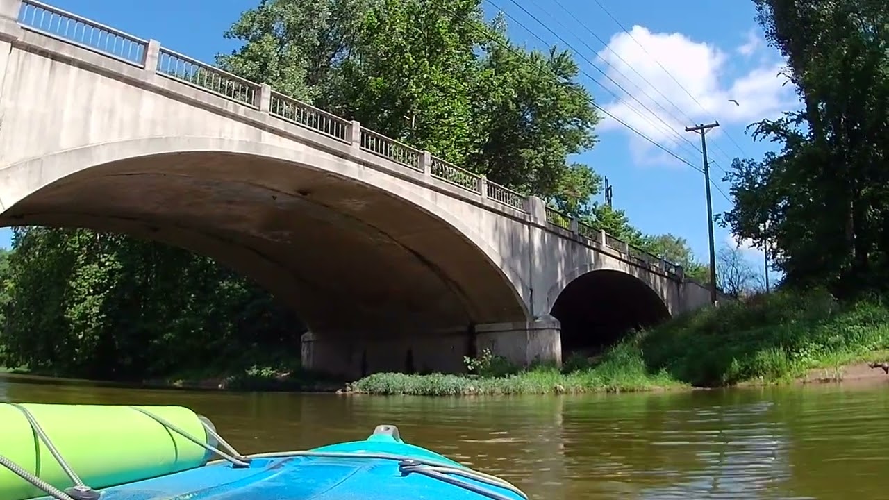 Grinding in a kayak.  Sugar Creek 2024