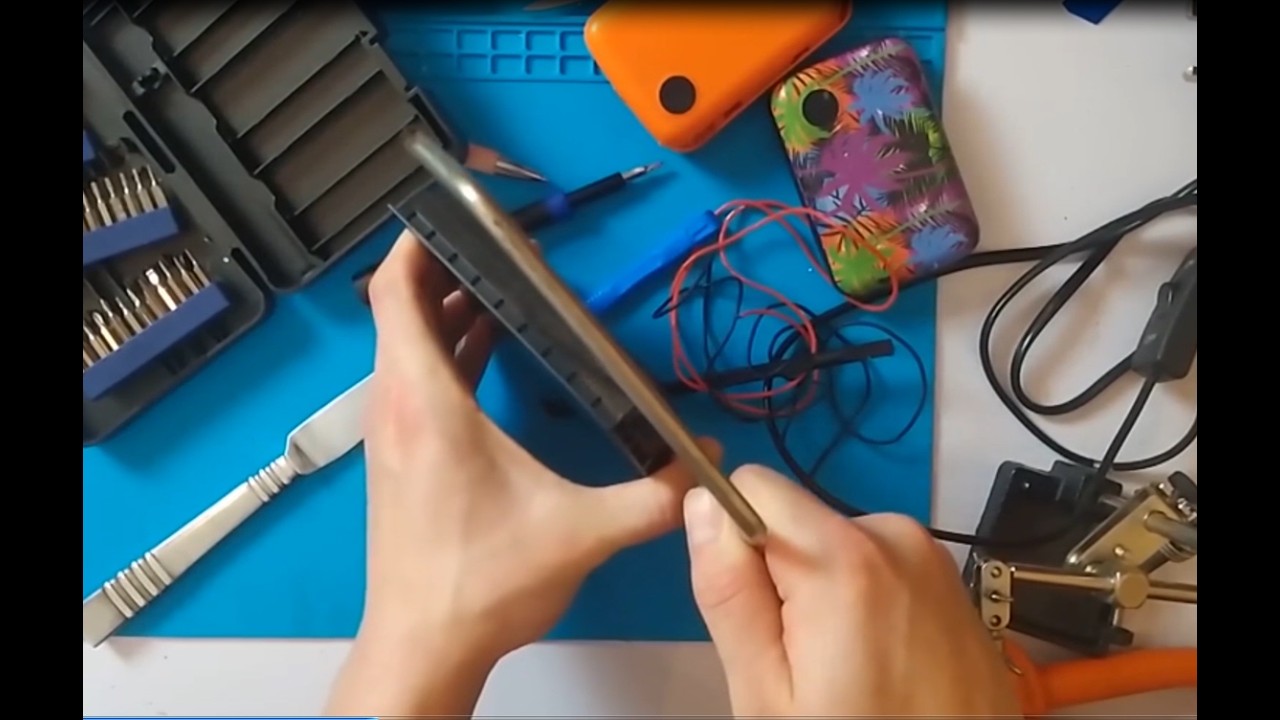 An Idiot Repairs a Laptop Battery
