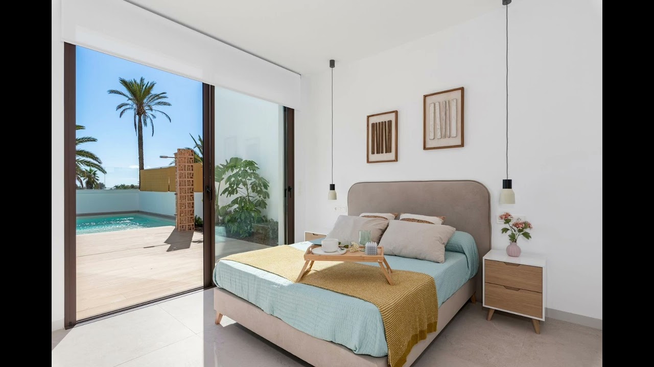 🇪🇸⛳☀️ Beautiful frontline golf villas for sale on the Costa Calida.
