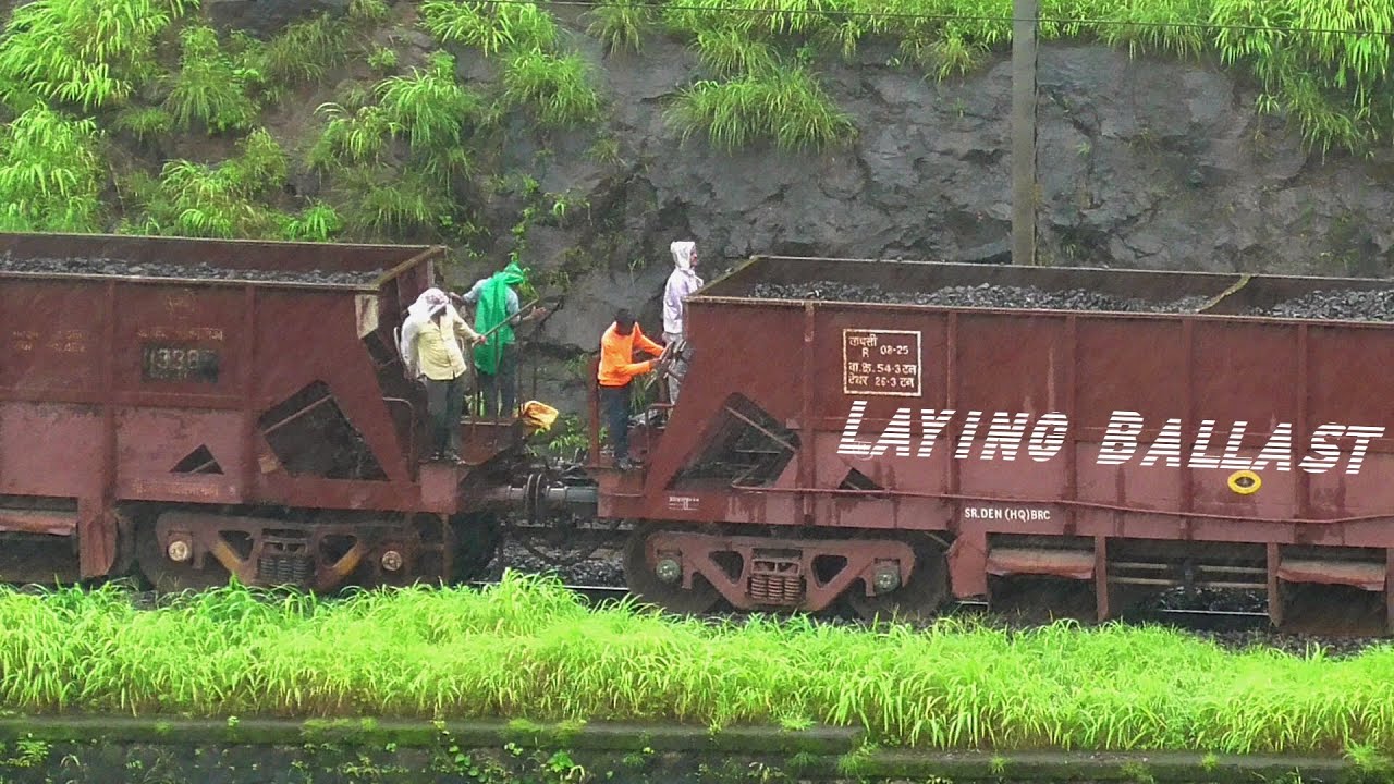 FILLING BALLAST On Railway Track at IGATPURI - KASARA GHAT | Banker Loco with Track Maint. Staff