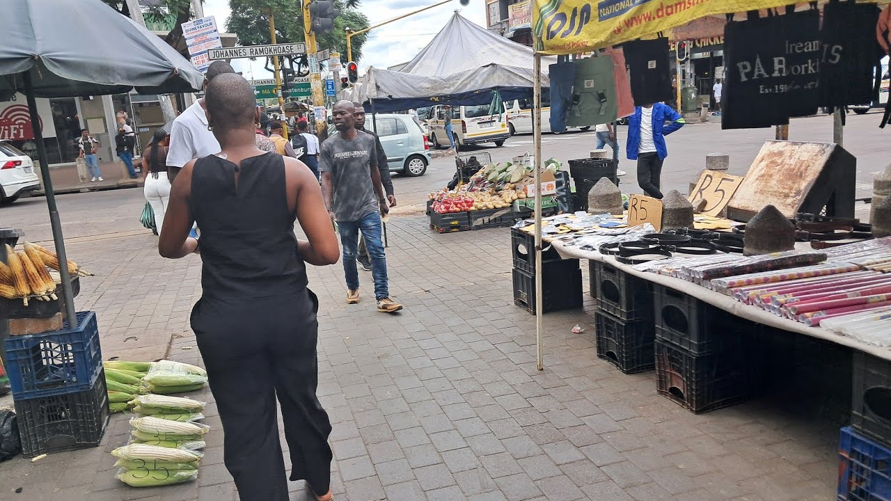 Elyse Stoney is live! Walking in Pretoria Central