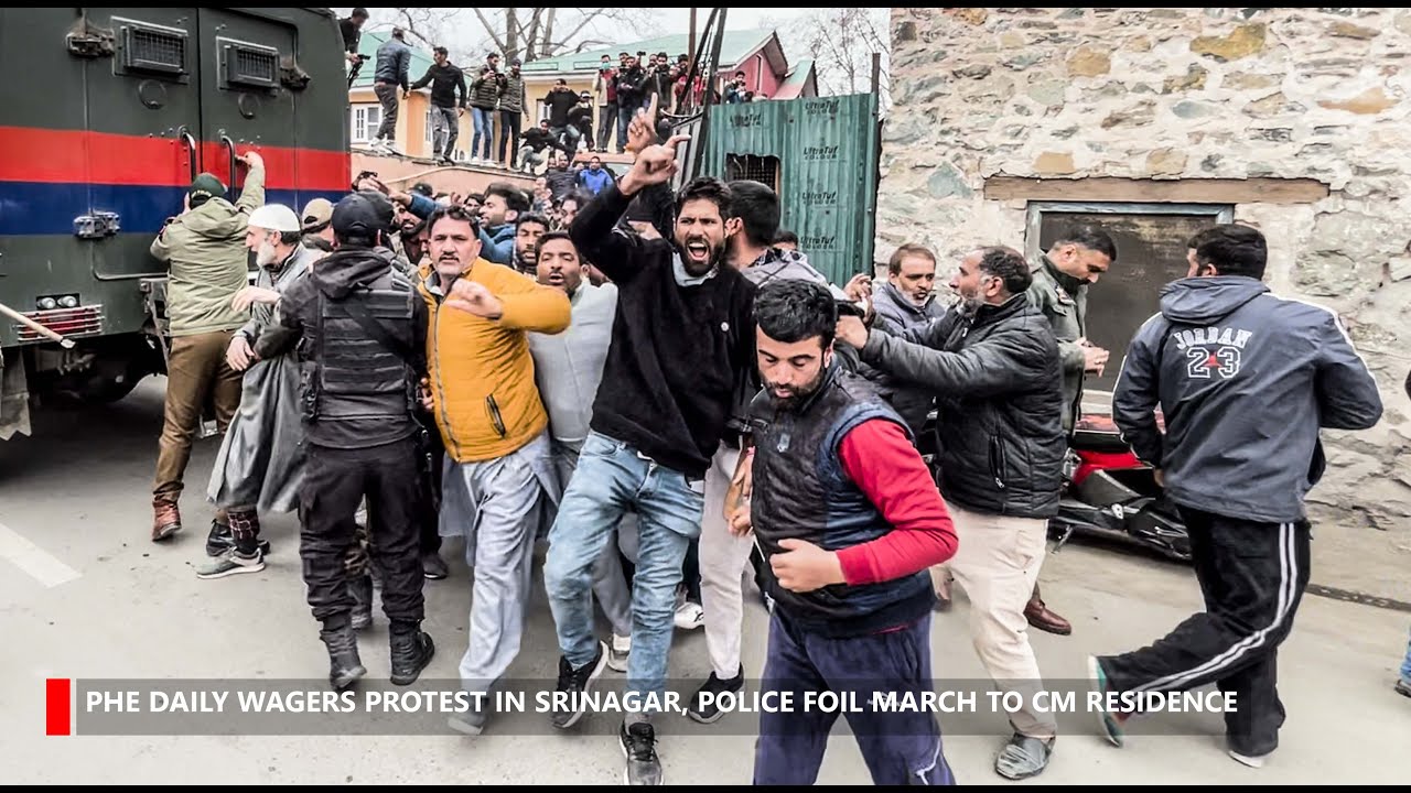 PHE Daily Wagers Protest in Srinagar, Police Foil March to CM Residence
