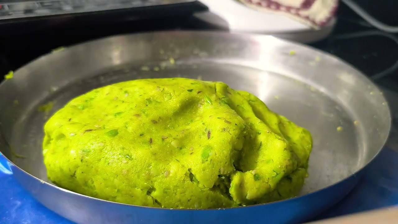 सर्दियां चली गई तो साल भर पछताओगे,  इस हरे मटर का  नाश्ता खाने के लिए । Peas Bolls @dutyaurdishes