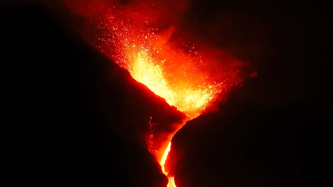 BEAUTIFUL WORLD: Volcanic Landscapes