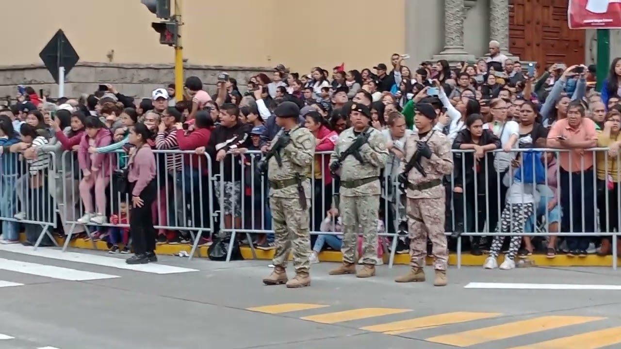 I. E Dr. Enrique Arnáez Naveda (desfile Fiestas patrias Barranco 2023)