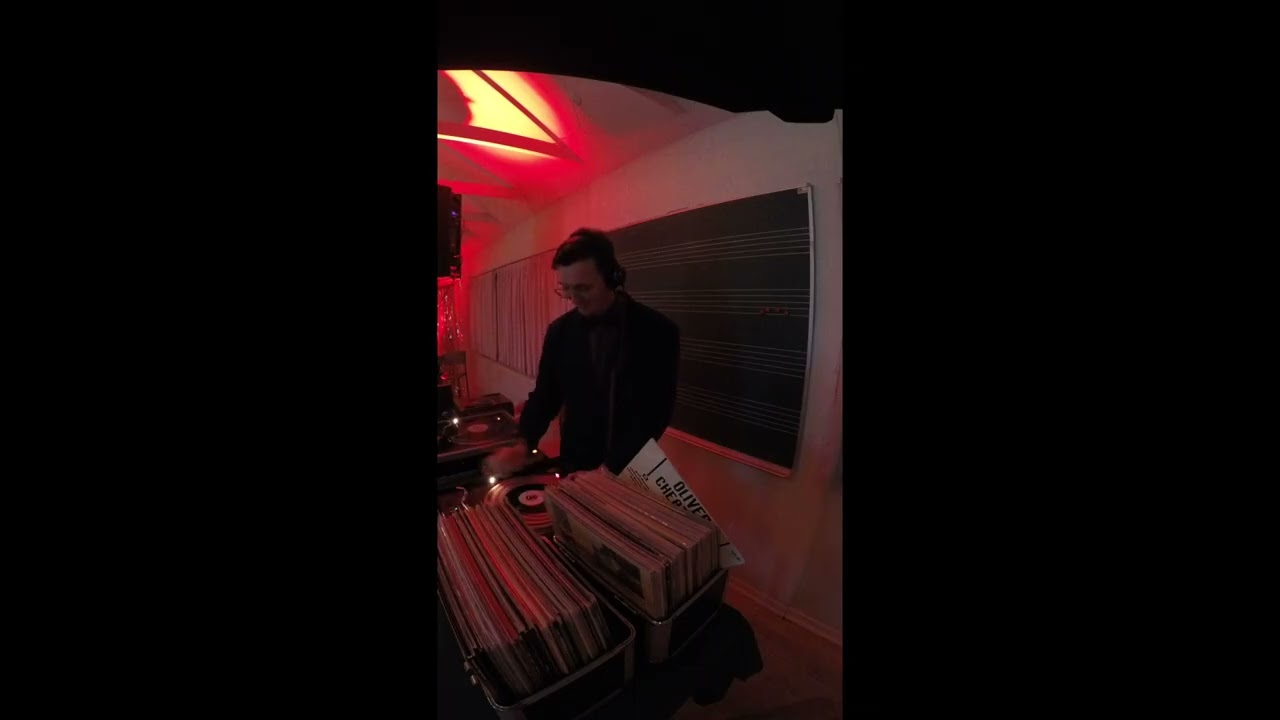 Alexanderplatz - Live vinyl DJ mix with boogie, funk, disco, house and a touch of Germany