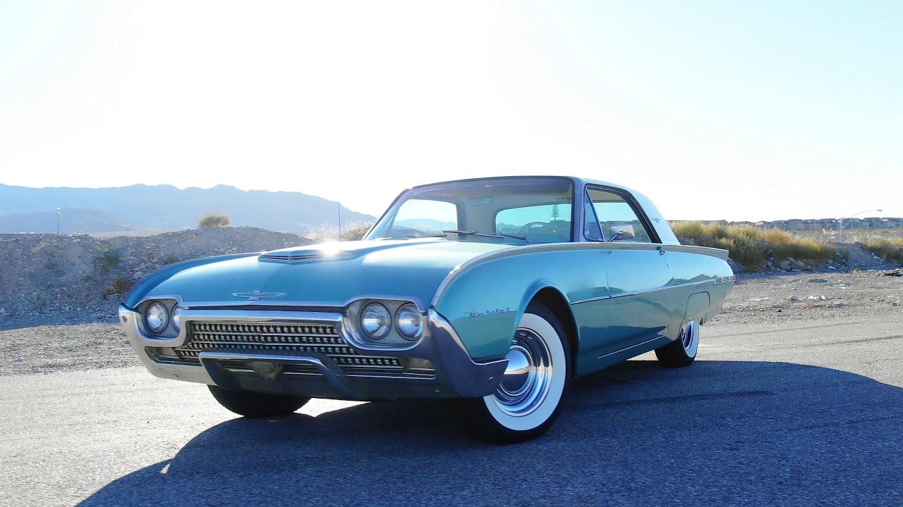 1962 Ford Thunderbird 