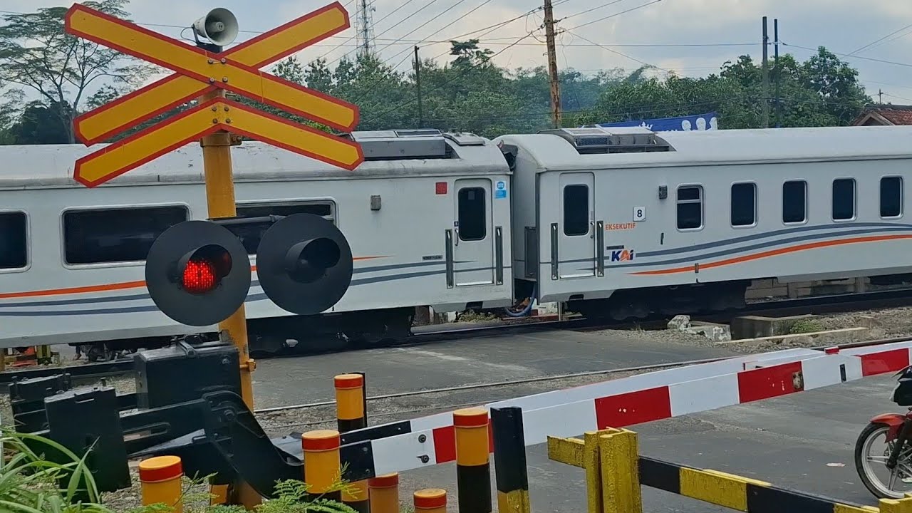 Pintu sepur sedang live sekarang!