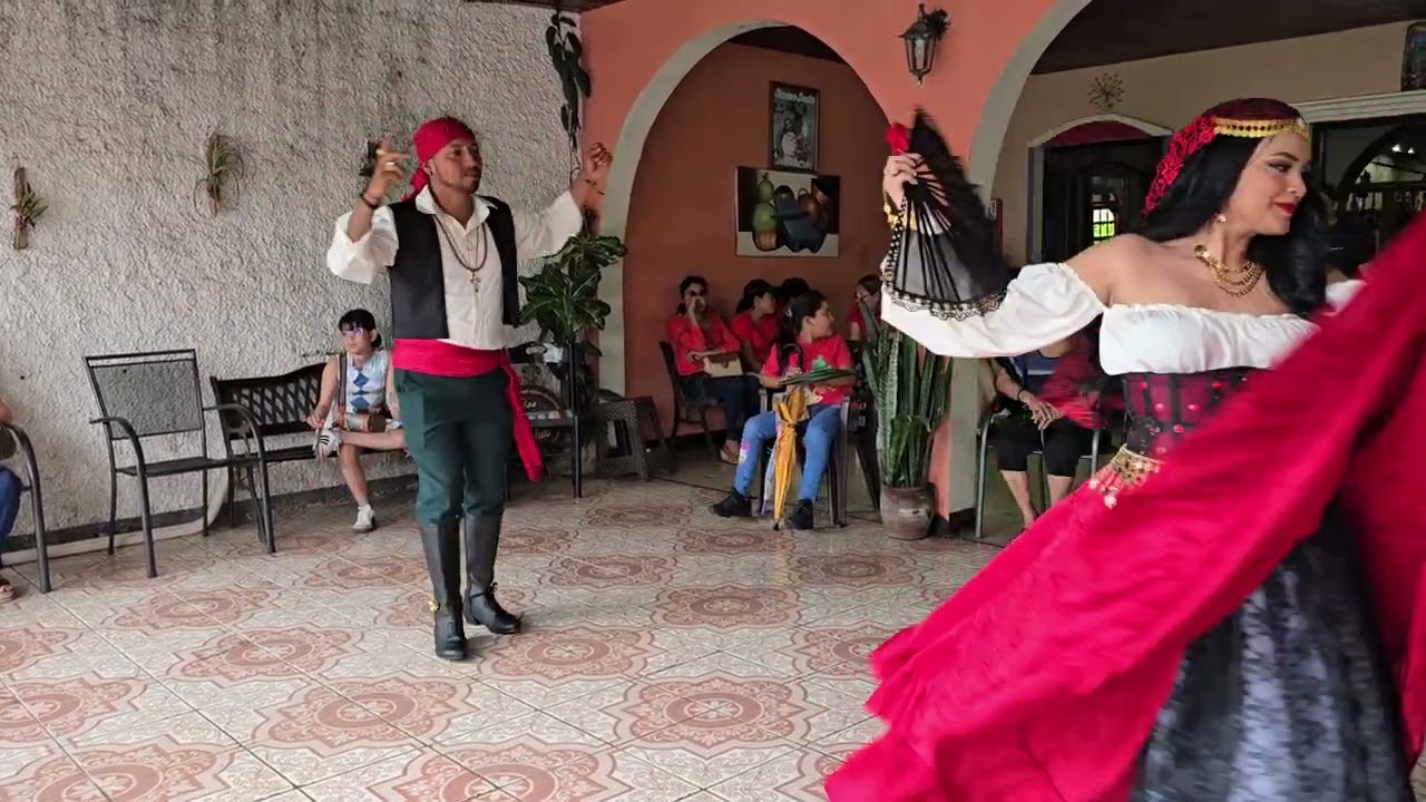 Pieza: El Monimboseño. Dama:  Rebeca Denise Lezcano Espino.Varón: Frederick Bladimir Gaitán Gaitán.
