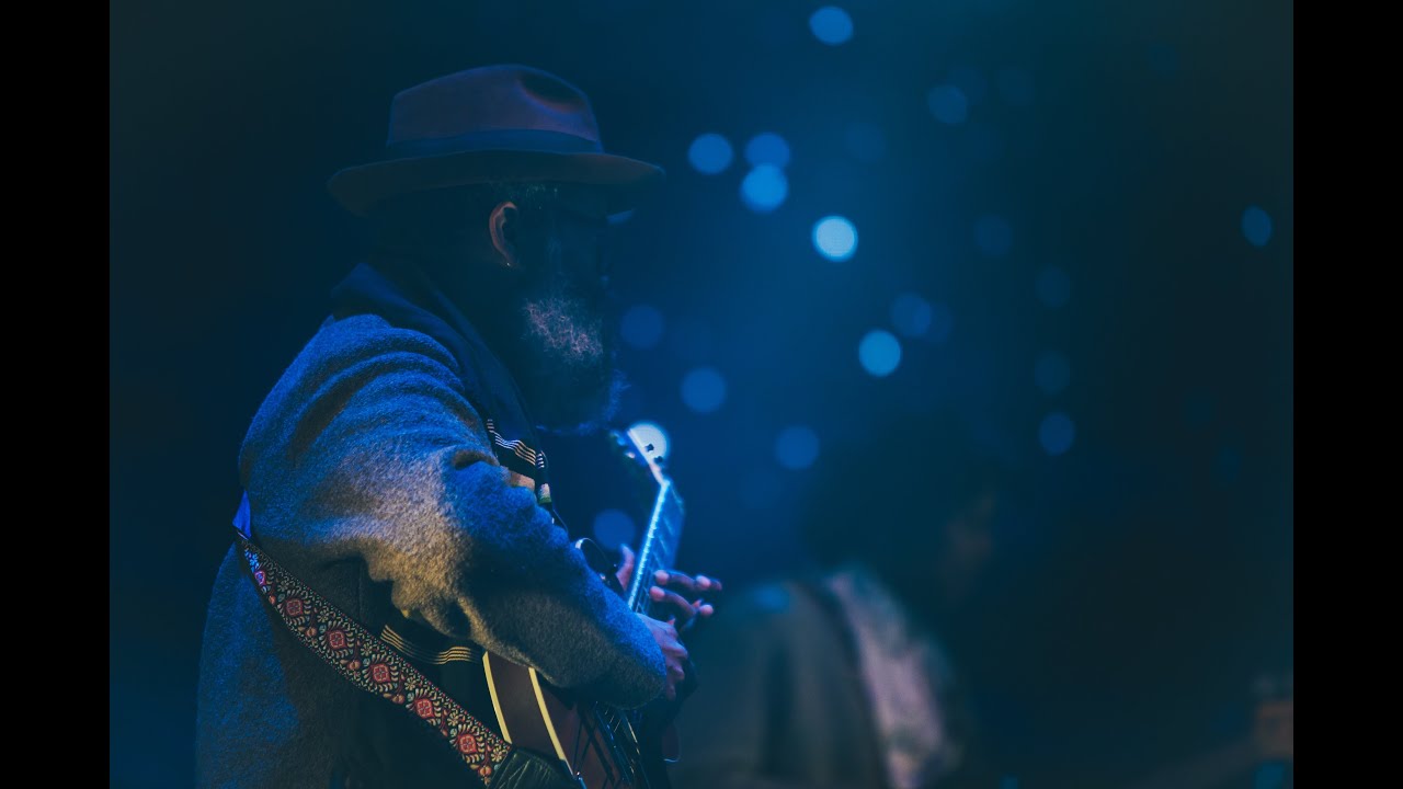 30 Minutes of the blues (with rain and thunder)