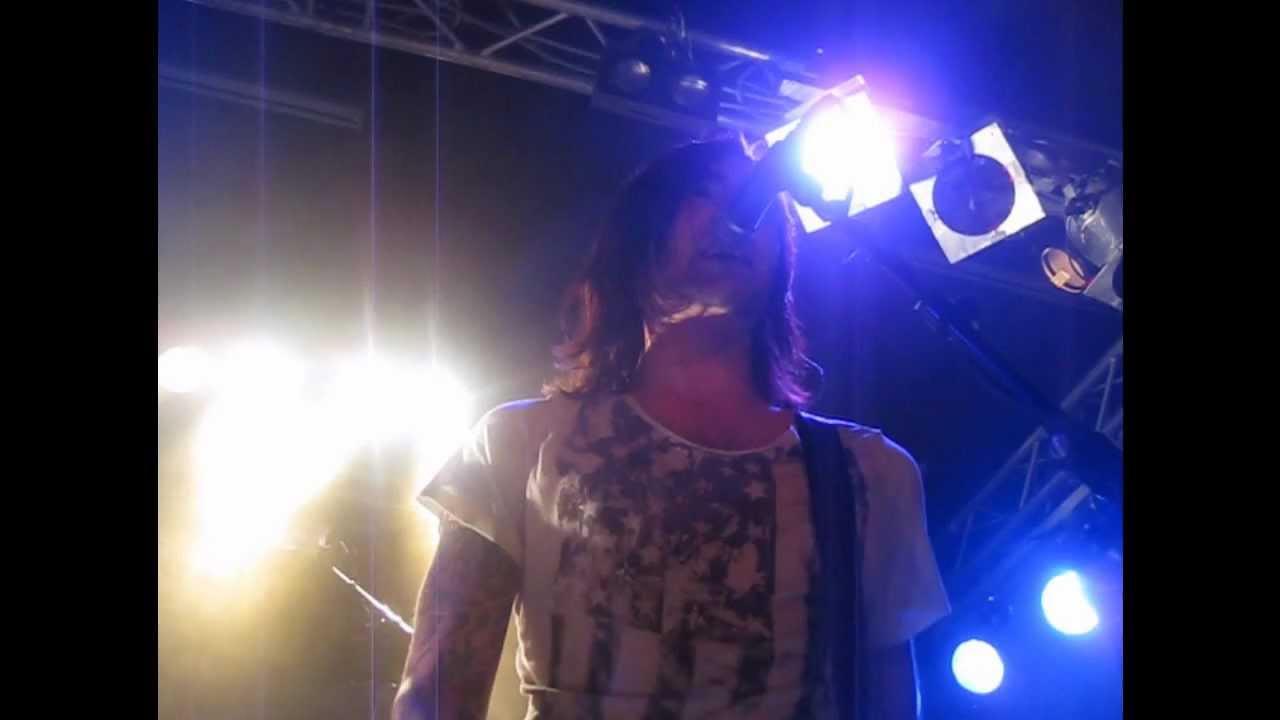 Destine - Thousand Miles [Live @ Willemeen Arnhem] (HD)