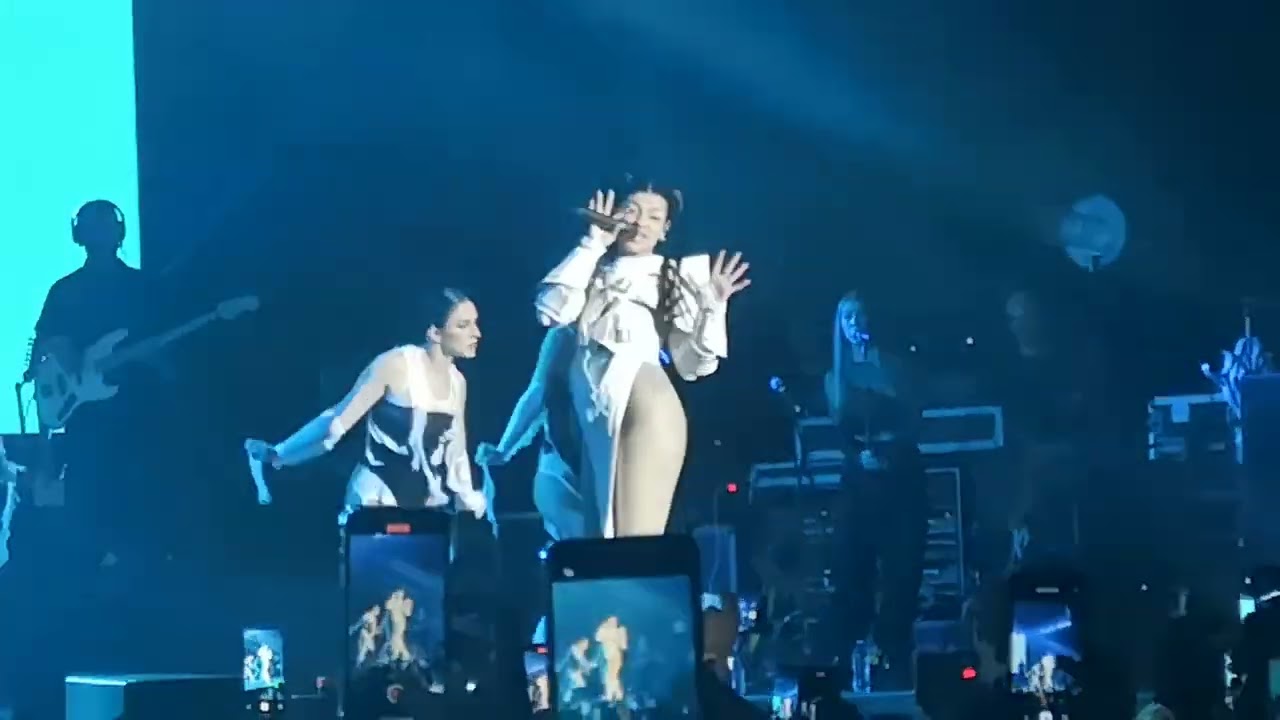 CAZZU EN VIVO CDMX - NADA