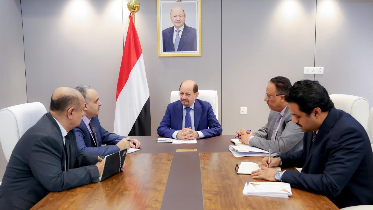 2 3 2026 اجتماع دولة رئيس الوزراء وزير الخارجية برئيس مصلحة الجمارك ورئيس مصلحة الضرائب