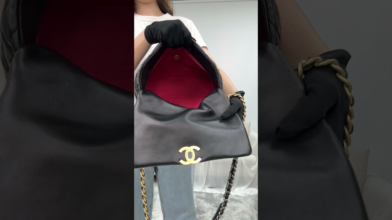 [Pre-Loved] CHANEL as1161 19 large tote shoulder bag 141812479