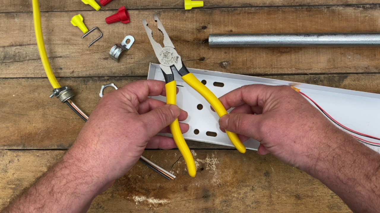 Demo of Klein Tools D333-8 Conduit Locknut and Reaming Pliers
