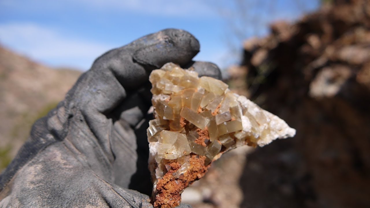 Sweet crystal pocket! (Baryite/Barite)