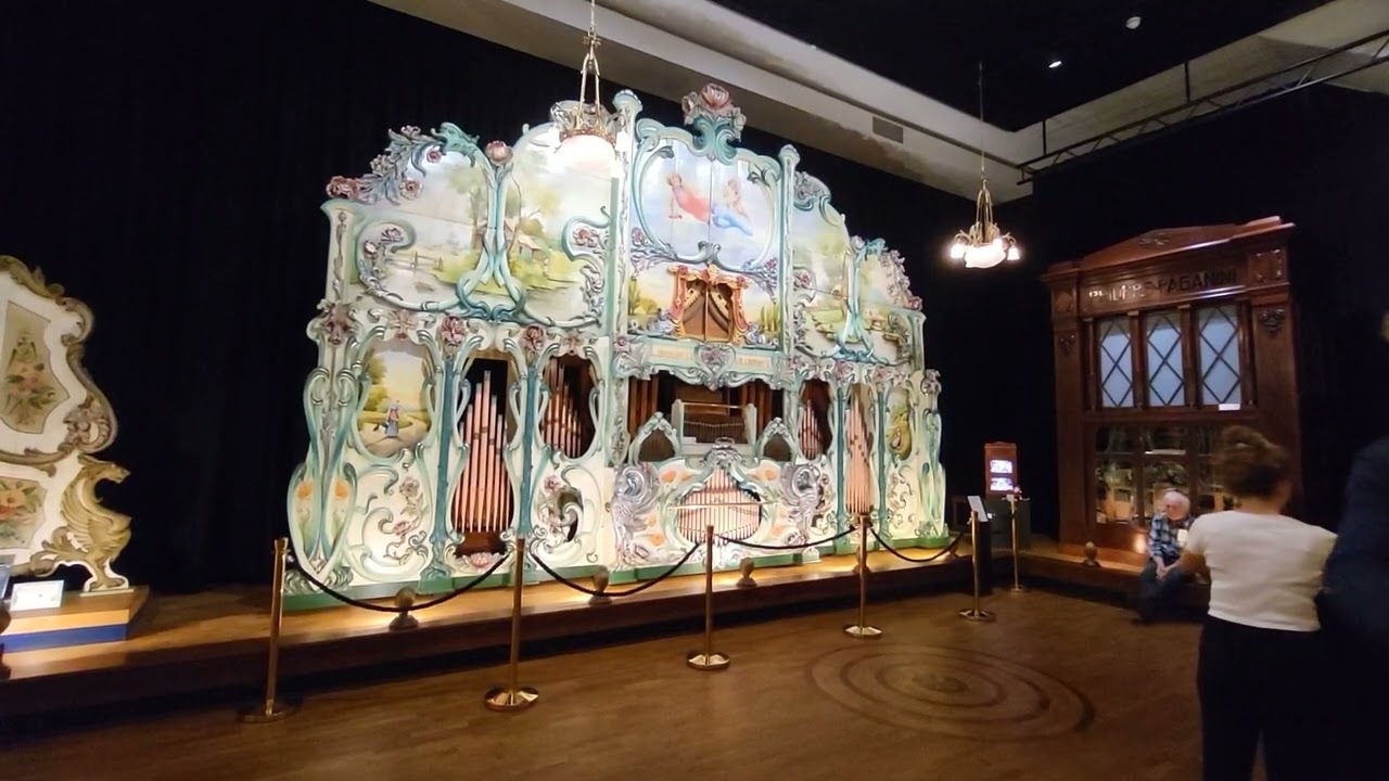 Hooghuys Danceorgan of Museum Speelklok