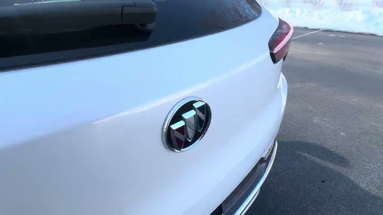2023 Buick Encore GX Essence AWD White Frost Tricoat/Ebony Leather w/ONLY 9,000 1-Owner Miles Video 