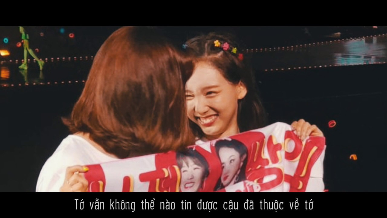 TWICE [ JEONGYEON 정연 x NAYEON 나연 ] - BREATHLESS ( #2YEON BANNERS)