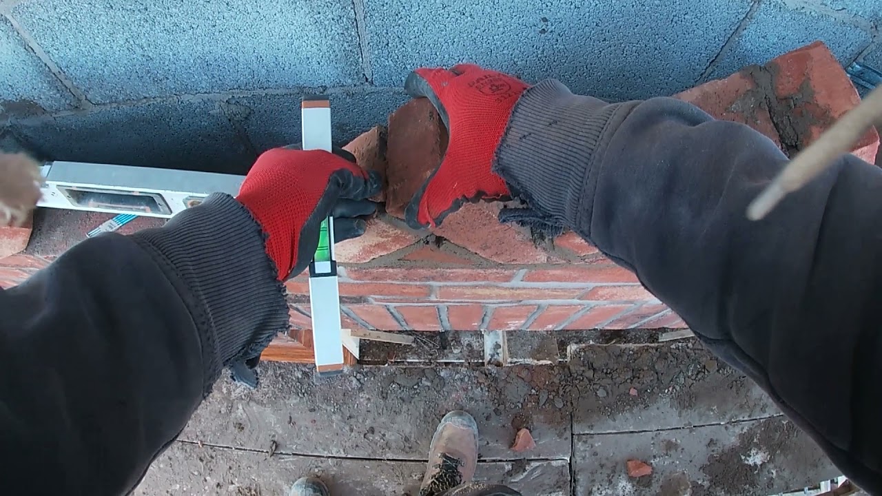 HERRINGBONE BRICKWORK PART 1#bricklaying #brickwork #houses #featurework